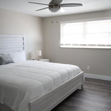 Hosting New Villa Tampa Eksteriør bilde